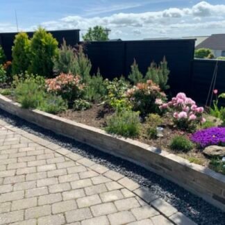 Kombi signatur bede med murstensvæg